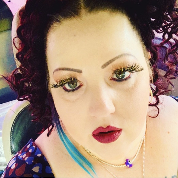 Meet your Posher, Penni!! - Picture 1 of 16